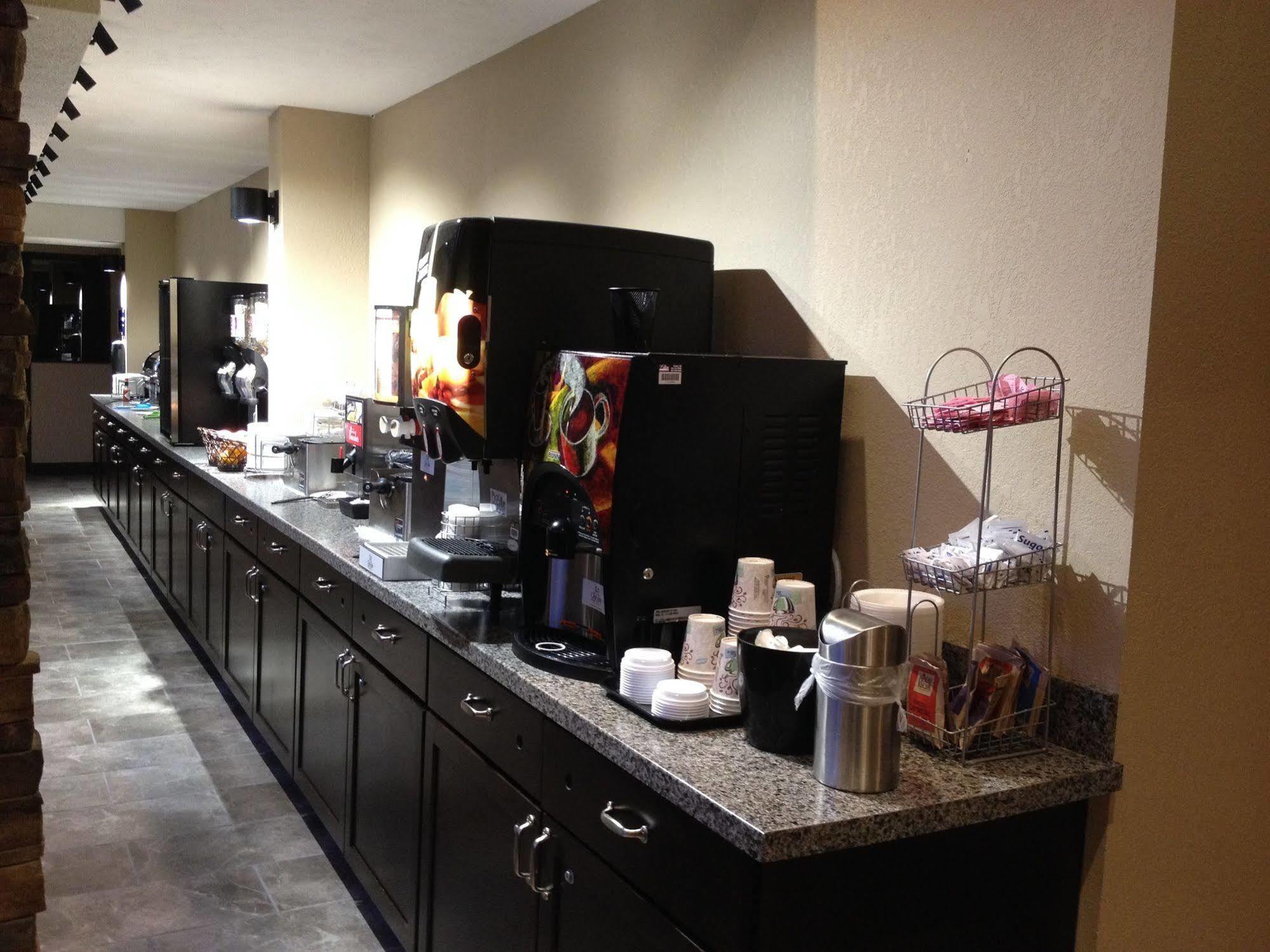 Boarders Inn & Suites By Cobblestone Hotels - グランドアイランド エクステリア 写真