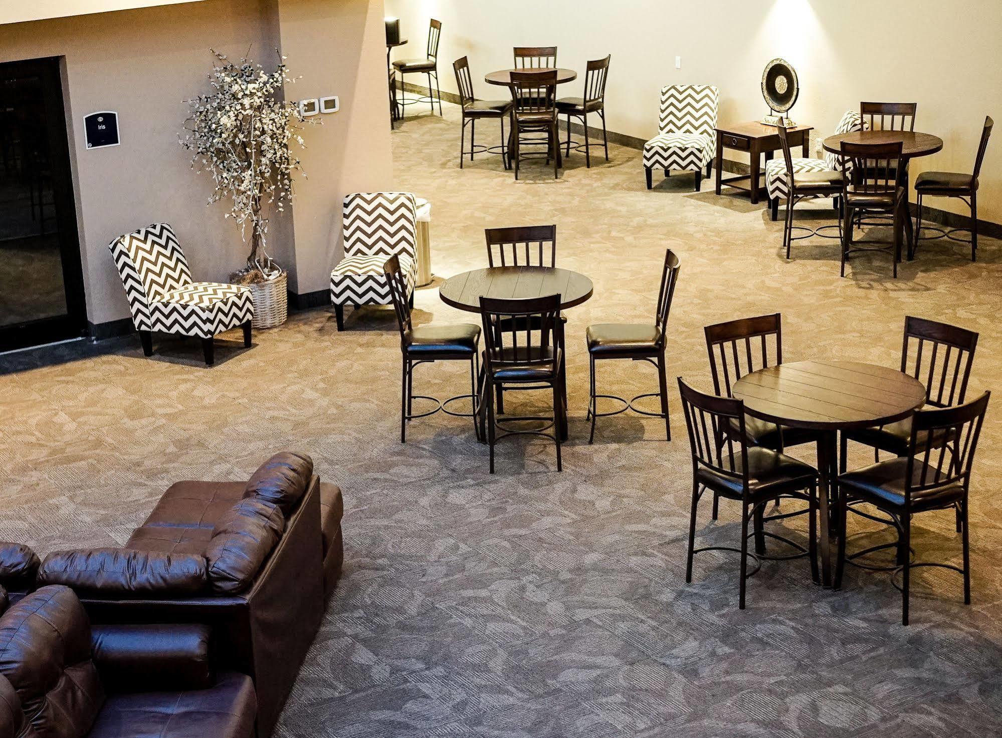 Boarders Inn & Suites By Cobblestone Hotels - グランドアイランド エクステリア 写真